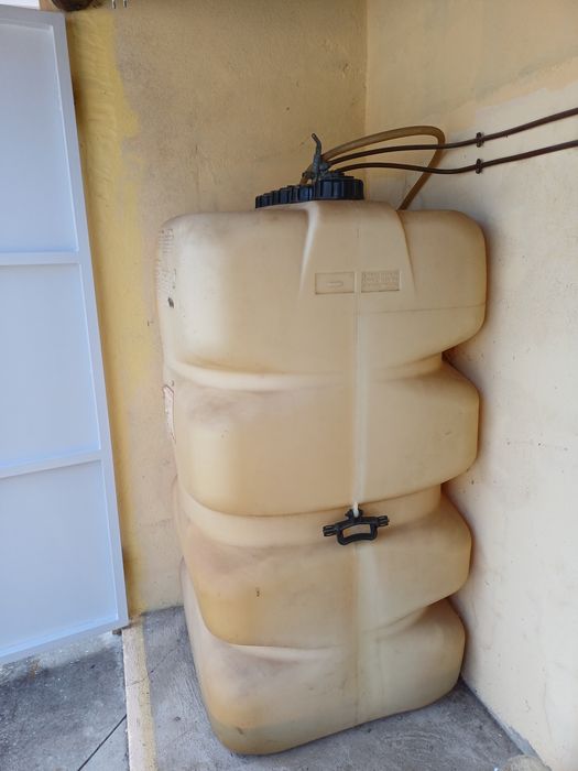 Depósito de gasóleo de 700lt , usado em bom estado.