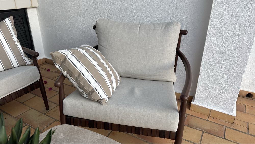 Conjunto de Jardim com Sofá, 2 Cadeirões e Mesa