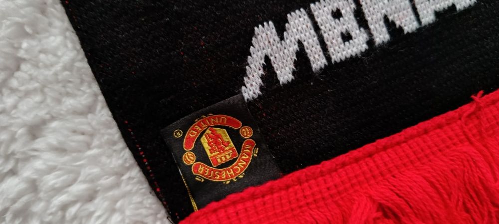 Manchester United szalik piłkarski sportowy używany