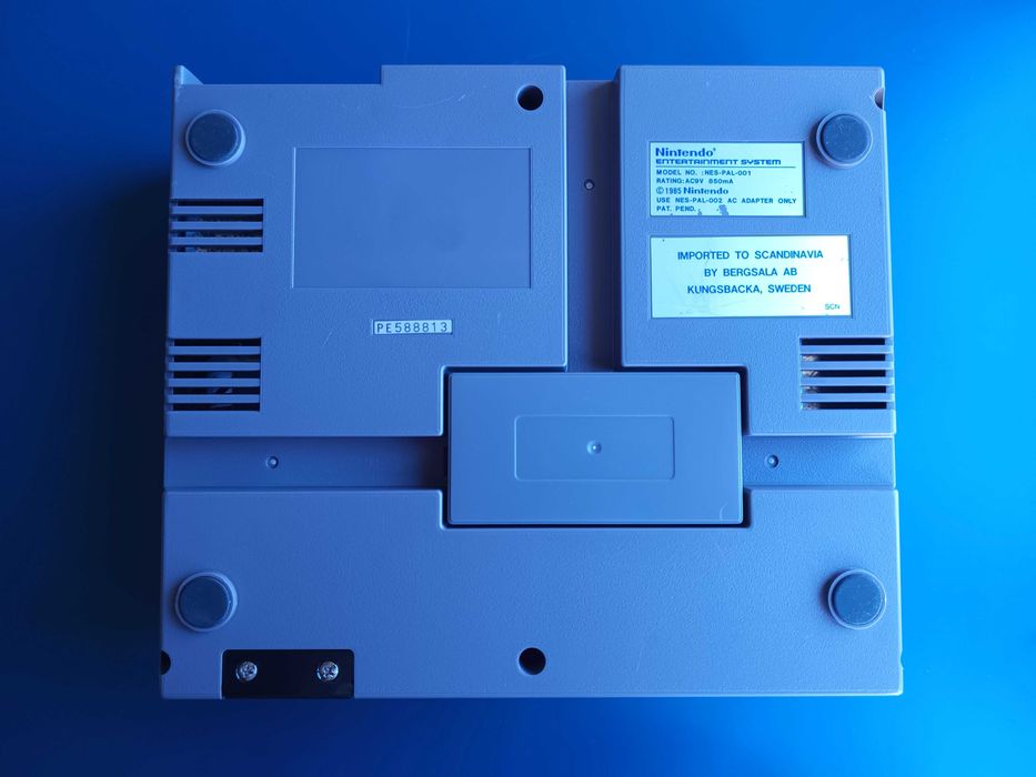 Konsola Nintendo Entertainment System NES + kontroler