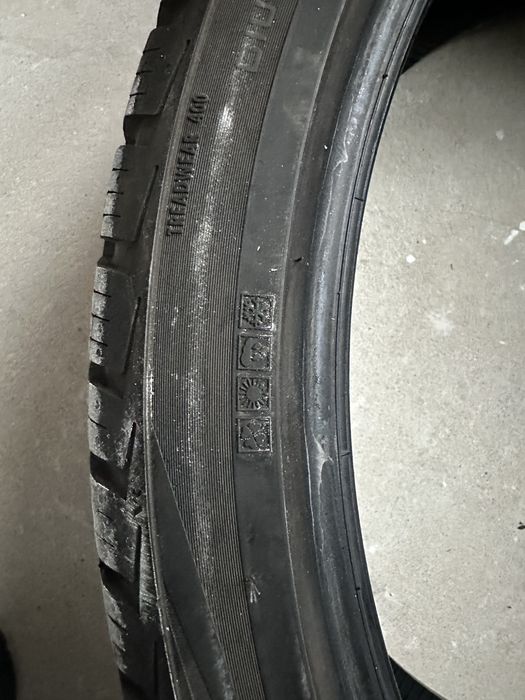 245 35 21 Vredestein