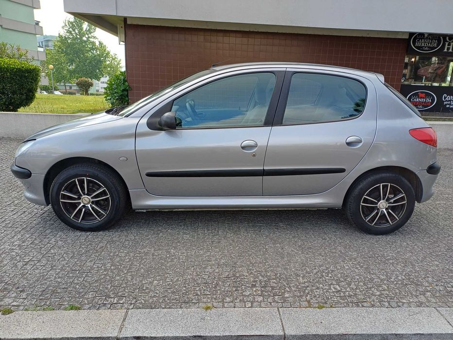 Peugeot 206 1.1 gasolina impecável