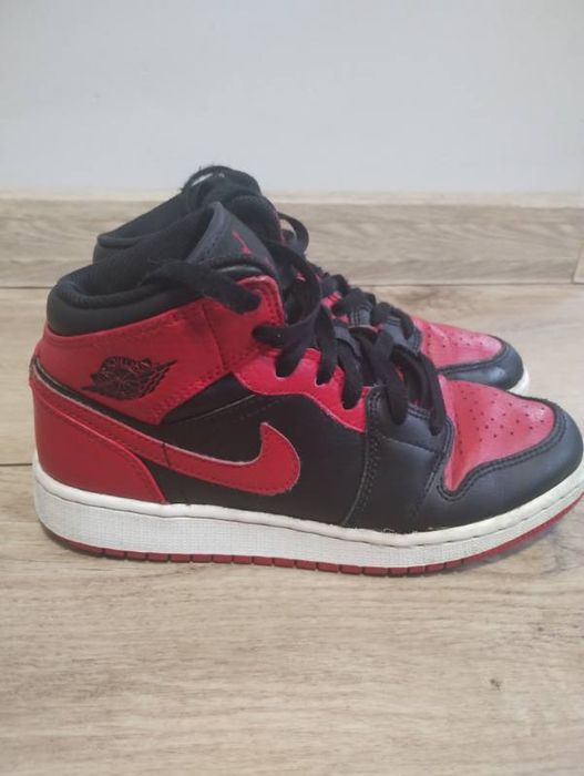 Buty Jordan 1 Mid black/red r.36