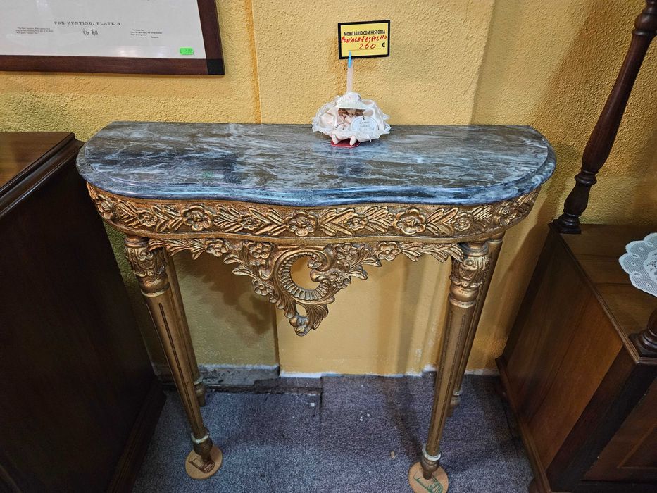 Conjunto credencia em madeira com tampo em pedra e espelho - óptimo