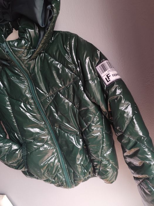Pikowana kurtka m ciemnozielona krótka kurtka lakierowana błyszcząca
