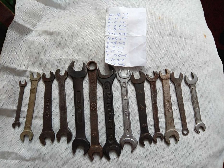 Набор головок, Дрель ручная, ключи, калькулятор, розетки, радио