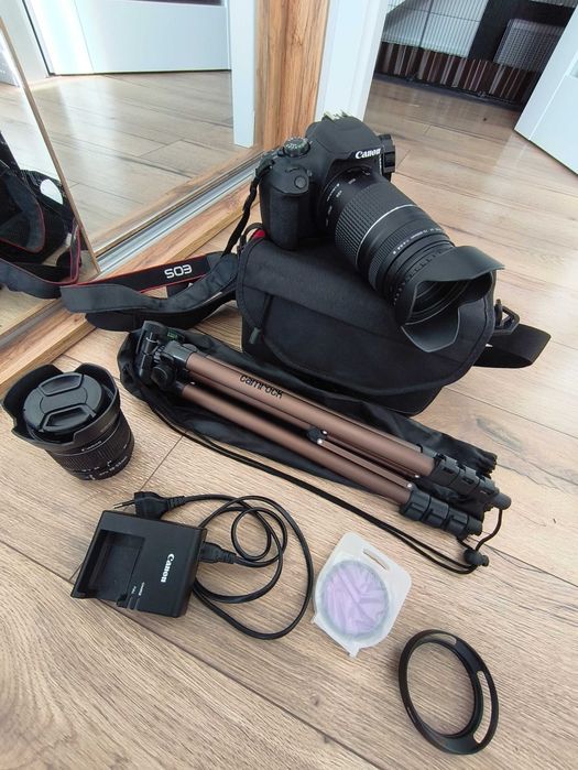 Canon  eos.  2000D