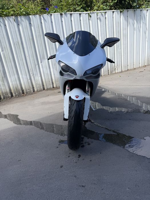Vendo a minha Ducati 848 evo impecavel