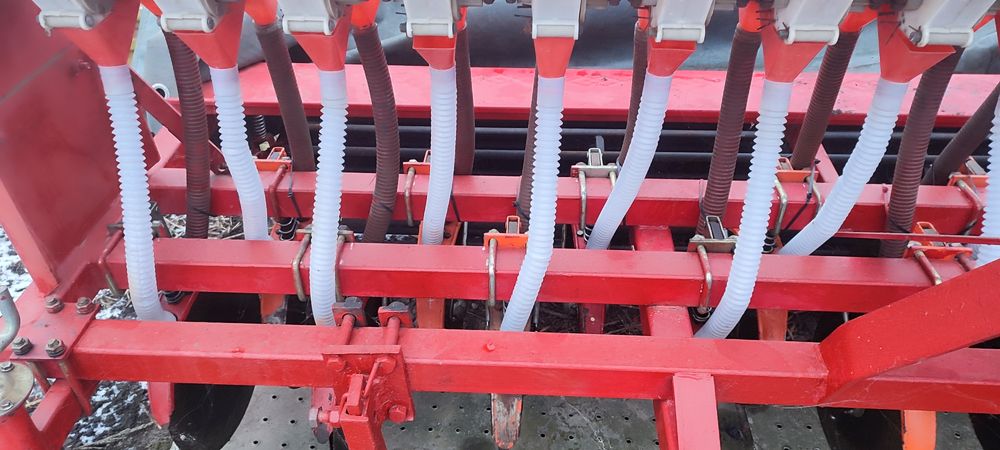 Продам сівалку зернову 16 рядкову