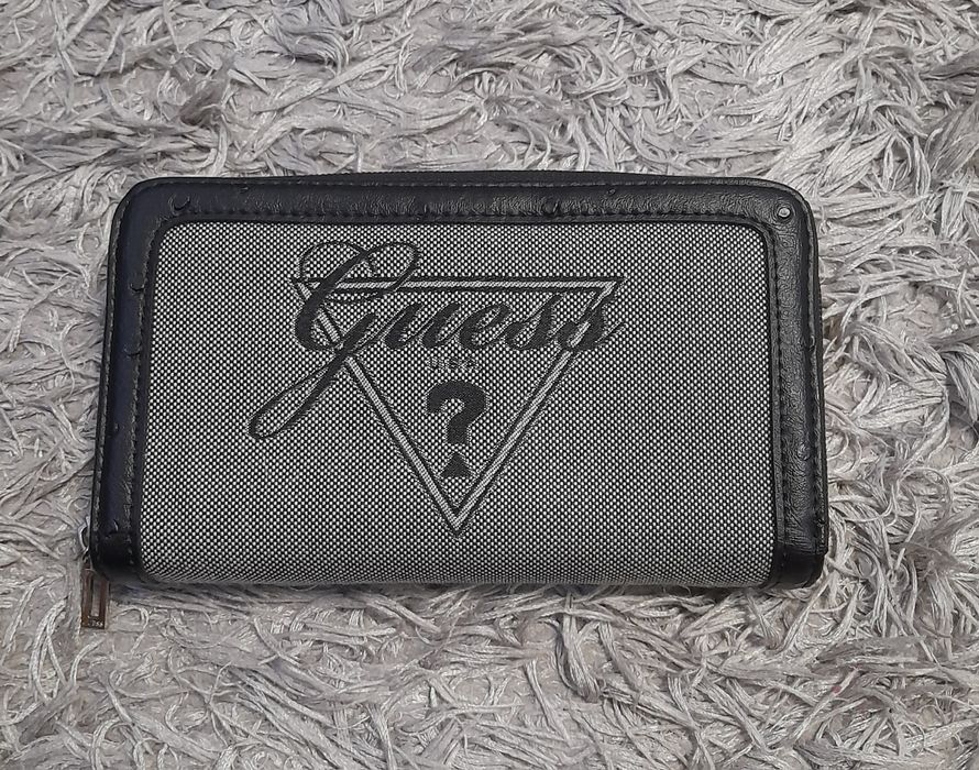 Oryginalny portfel GUESS