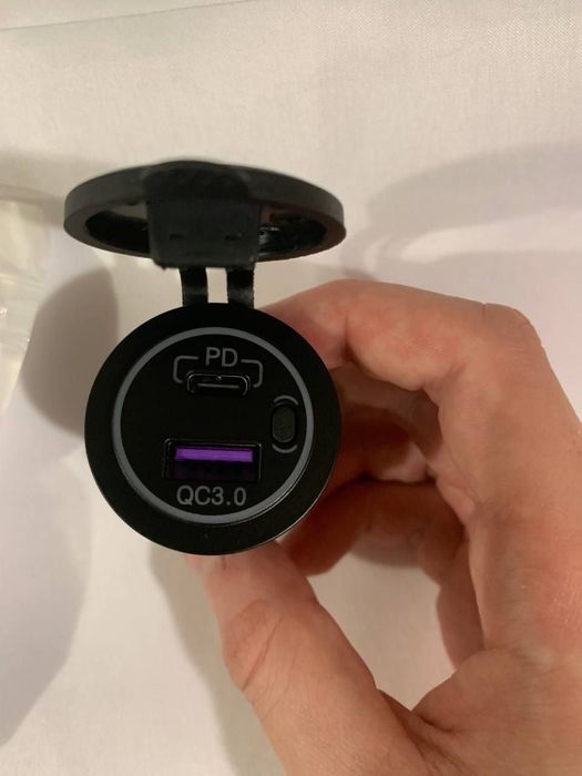 Автомобільне зарядне 65вт 12_24 v