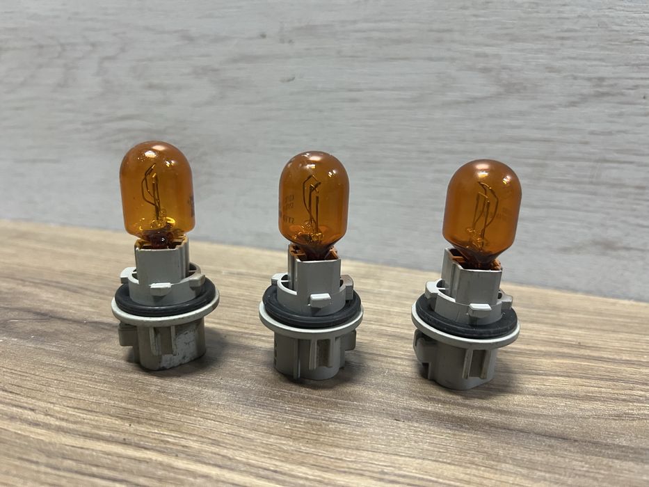 Патрон (цоколь) покажчика повороту переднього для Nissan Rogue T32