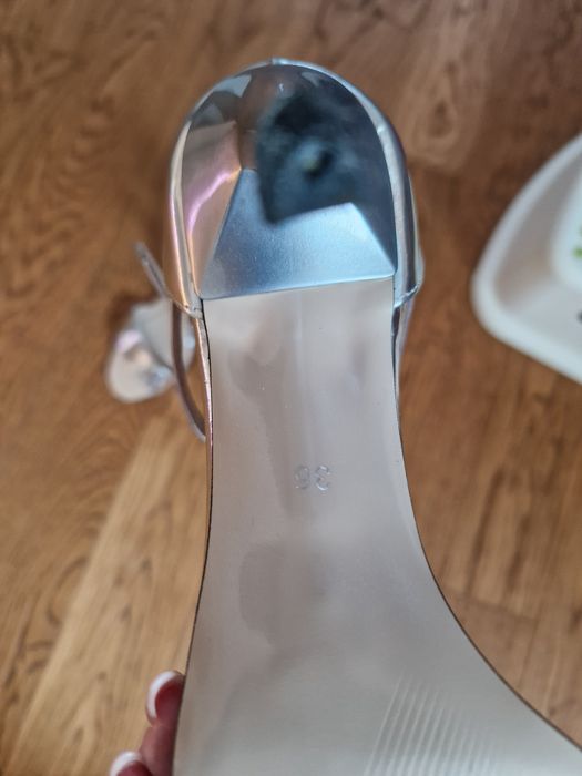 Buty na szpilce srebrne rozm 36