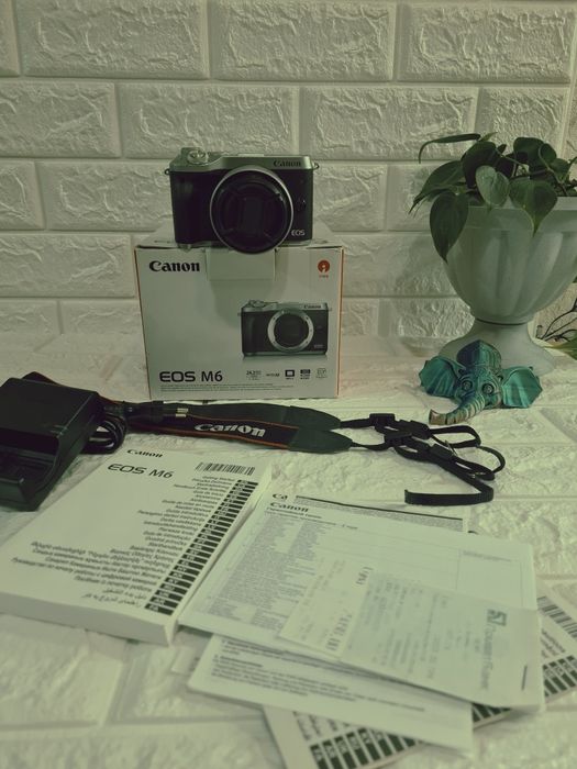 Canon EOS M6 фотоапарат