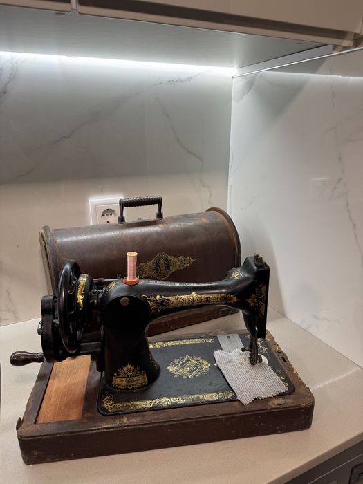 máquina de costura antiga Singer