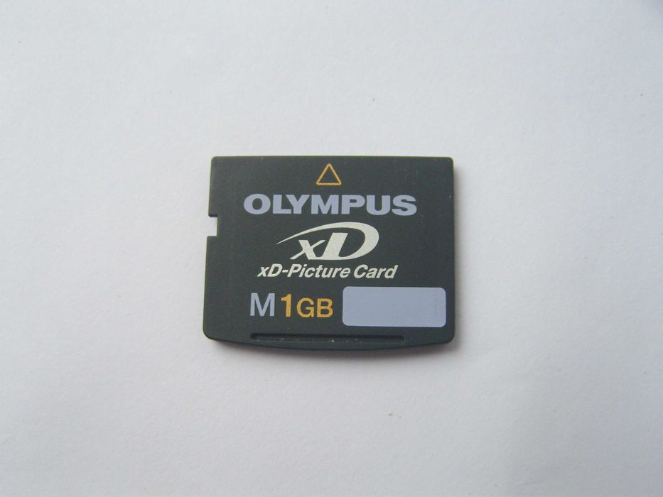 Olympus bls 1, Olympus RM-2, Kenko mc protector 67mm, карти пам'яті