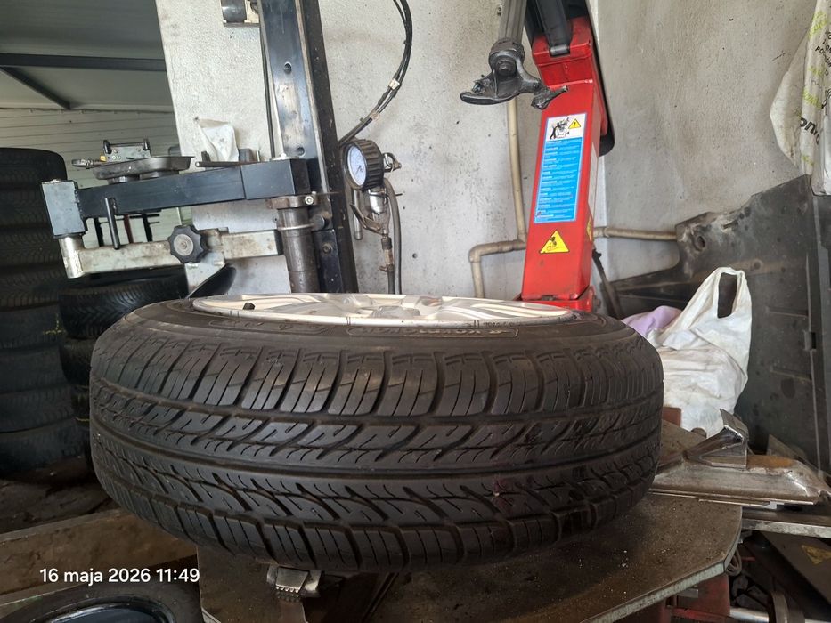 Alufelgi fiat 14 cali z nowymi oponami, wywazone.