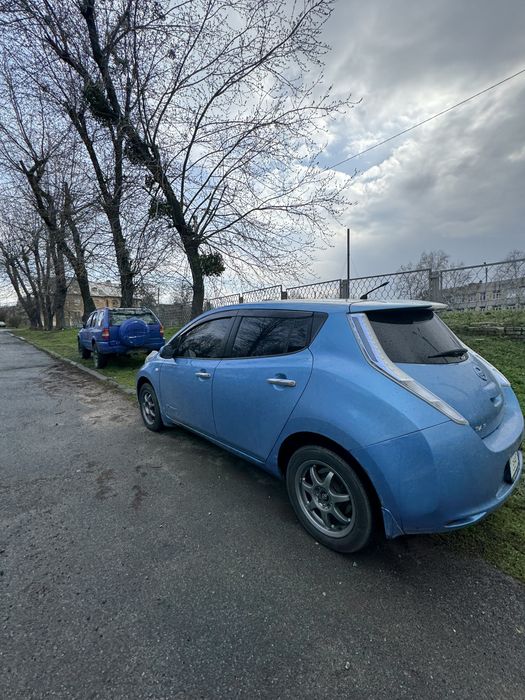 Nissan Leaf 40 kw  2011 Ниссан Лиф 40 киловат ,запас хода 250 км