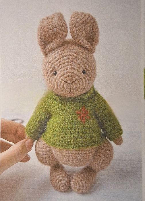 Królik amigurumi maskotka