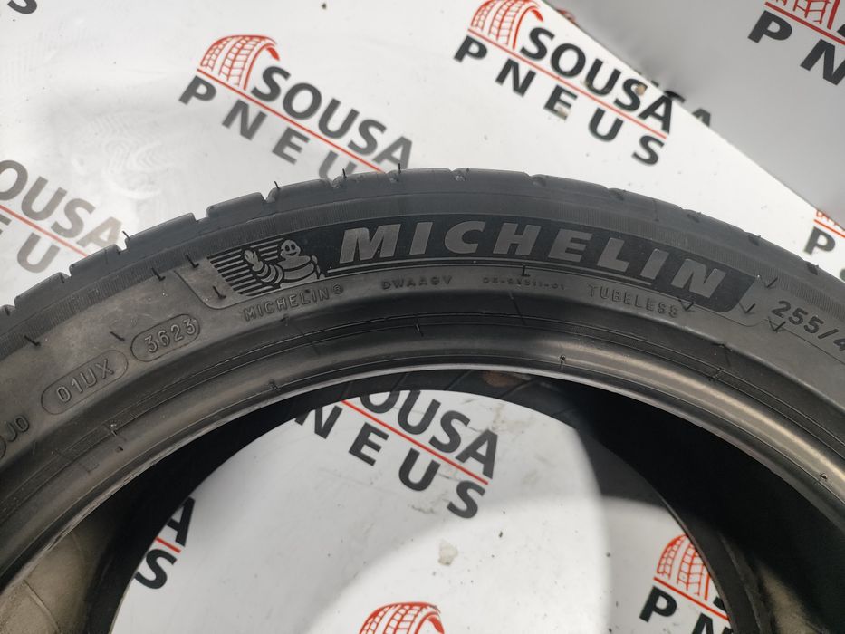 2 pneus semi novos 255-40R18 Michelin - Oferta dos Portes