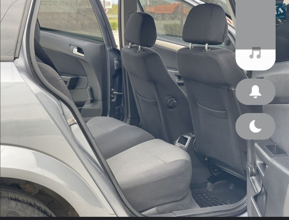 Хороший надійний автомобіль. З КПП автомат