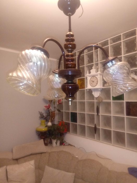 Żyrandole retro z PRL-u plus klosze z epoki