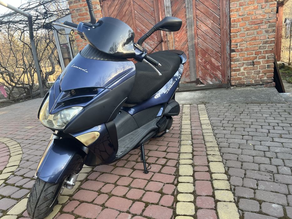 Aprilia leonardo 250(yamaha majesty 250) торг