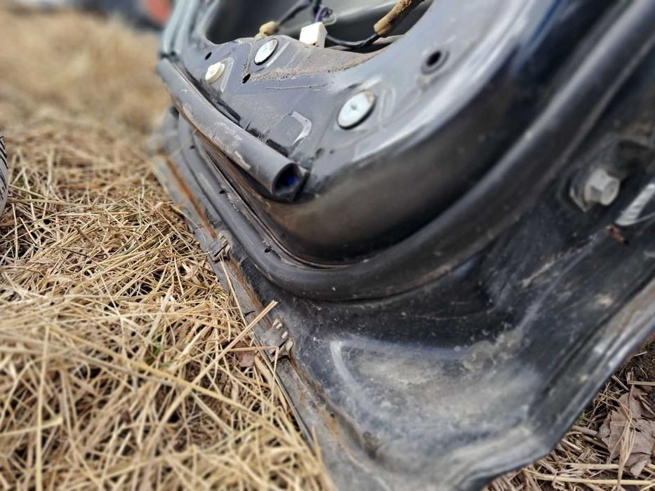 Задня ліва дверка двері дверь двери Мазда 3 БК хетчбек чорний колір