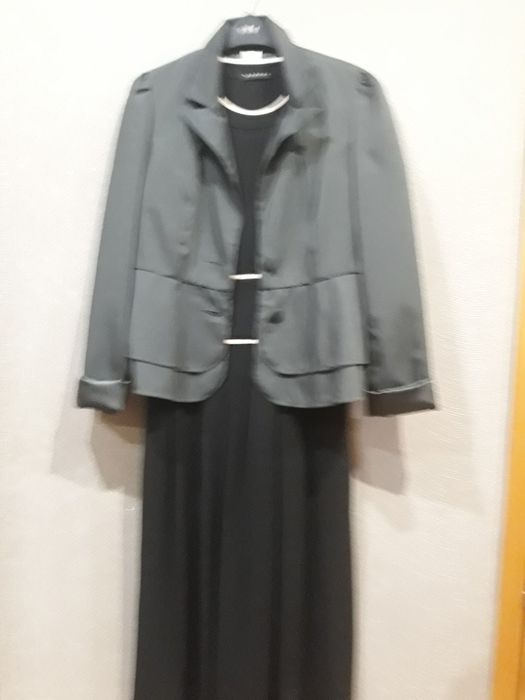 Класний піджак підійде під плаття