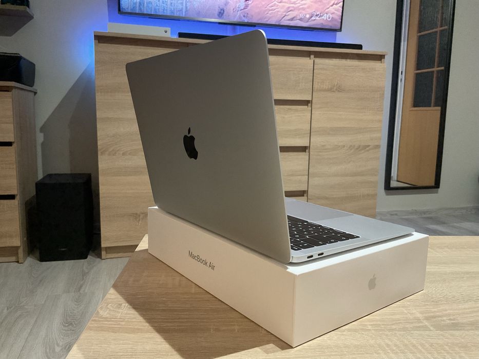 MacBook Air 13 Silver 2019 (bardzo dobry stan)