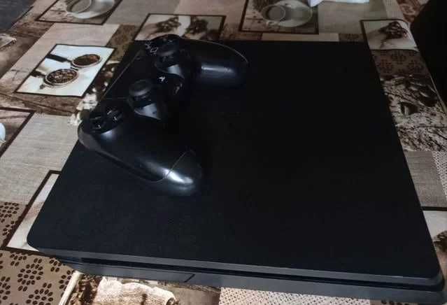 Sony PlayStation 4/ slim ps4