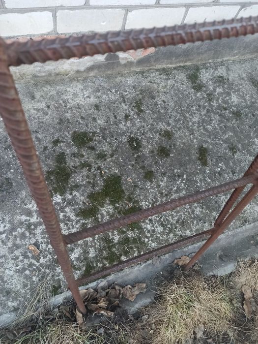 Драбина з арматури