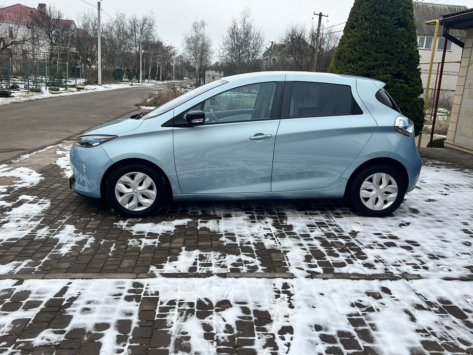 Продам Renault Zoe в идеальнишом состоянии