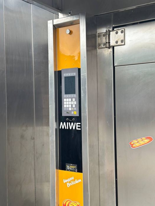 Професійна ротаційна піч MIWE roll-in e+ для пекарні та кондитерської