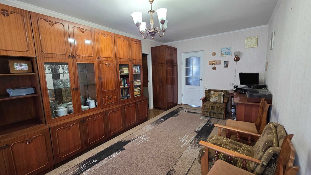 Продаю 3 кімнатну квартиру 63 м.кв., Центр, вул. Шосейна