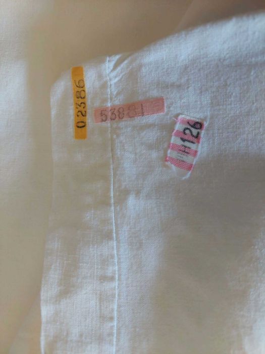 Vendo lençol antigo em linho com monograma bordado. Mede 2,60x3,20M 150€