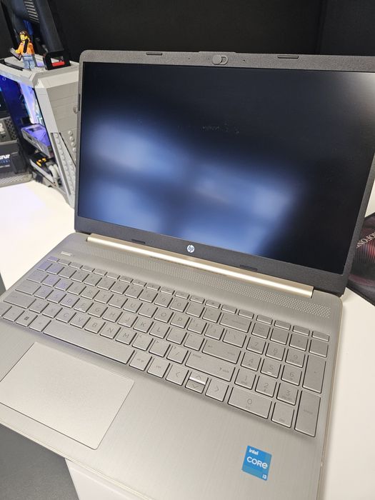 Laptop HP 15s-fq2689nw