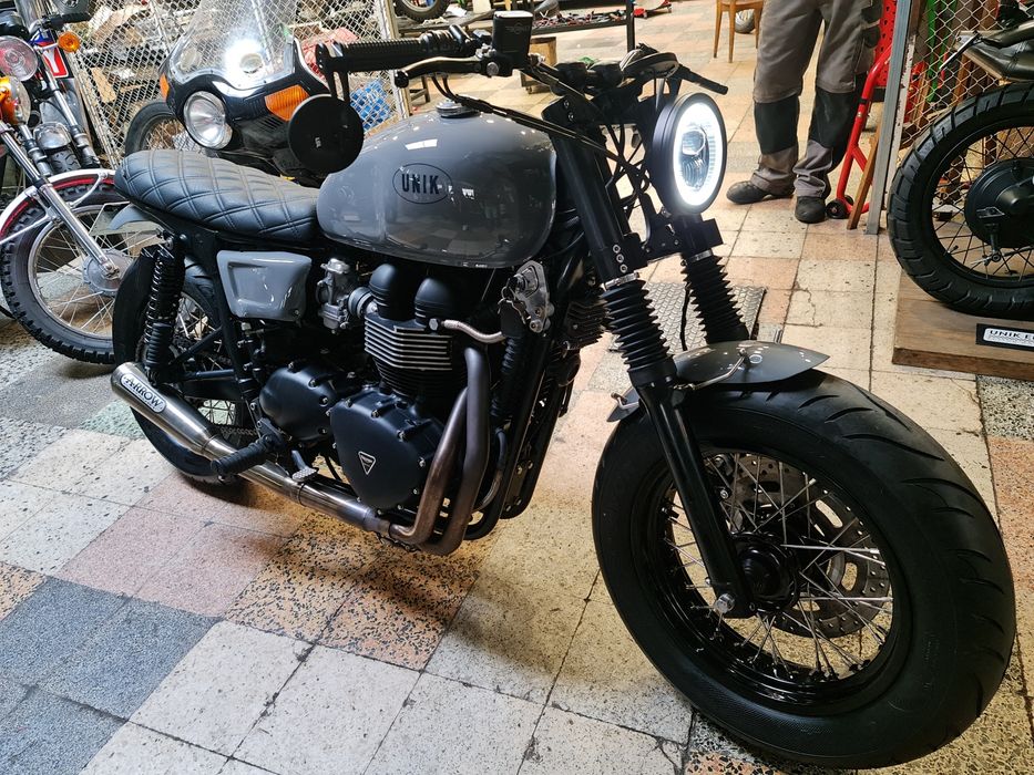 Triumph Bonneville T100 - única