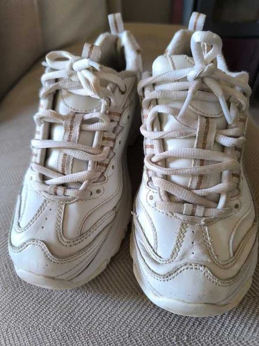 Sapatilhas casuais Skechers D'Lites em branco/dourado rosa - Glamour Feels
