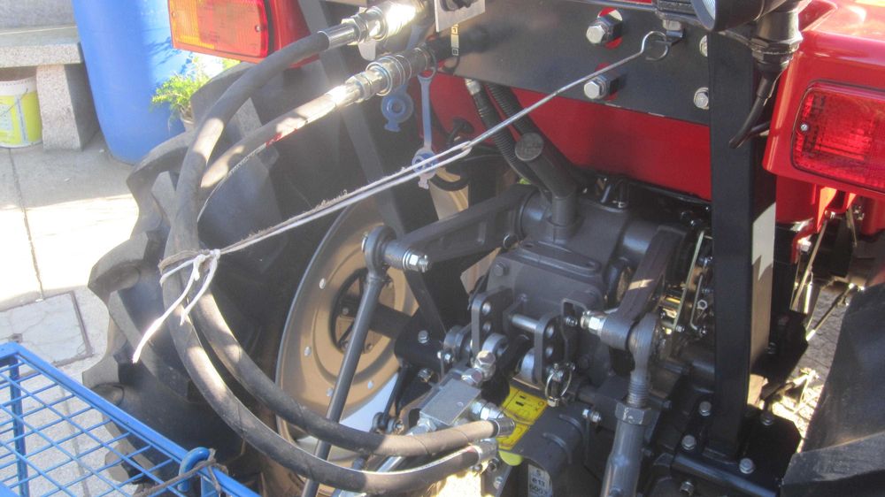 Vendo Trator Massey Ferguson 1529, com tração Smi-novo - 107 horas