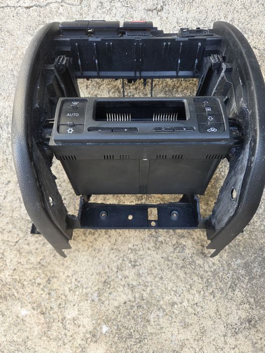 Consola seat leon 1m 2din adaptada.
