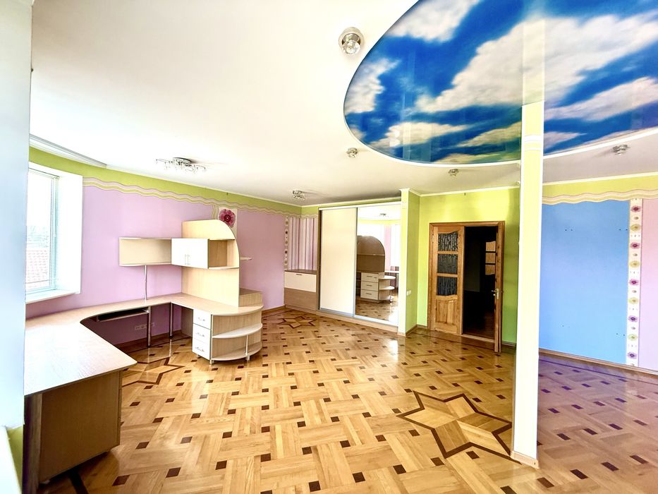 Продається будинок в космічному мк-ні