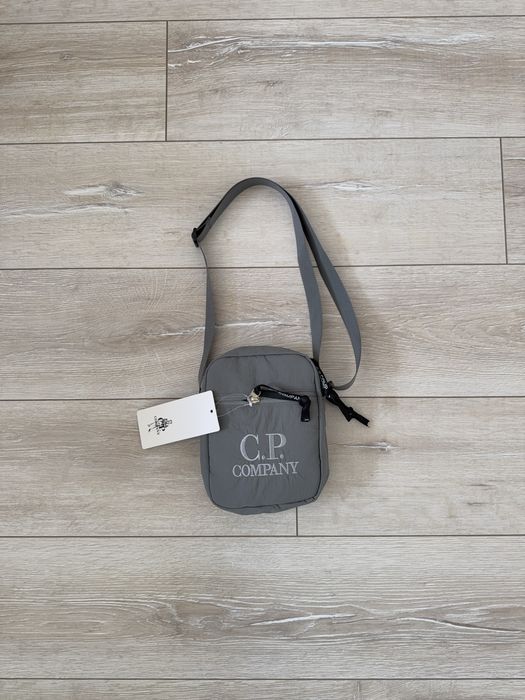 Месенджер C.P. Company / месенджер сп компані
