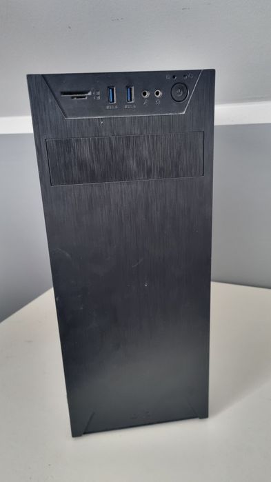 Komputer stacjonarny / Ryzen 5 2600 / RX5500XT