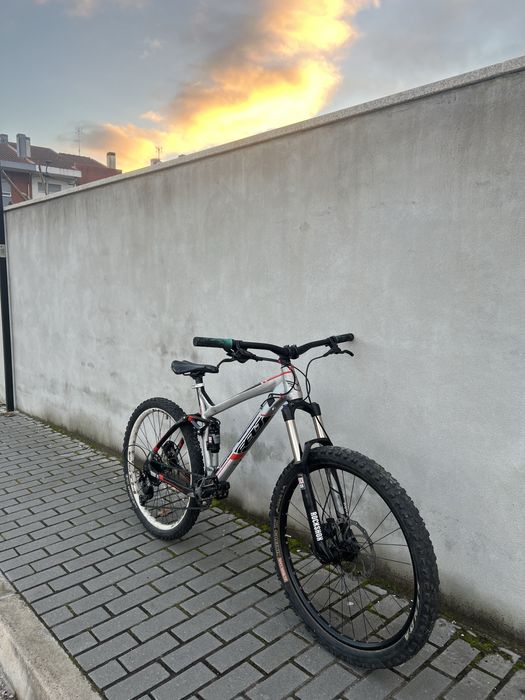 Bicicleta felt virtue six