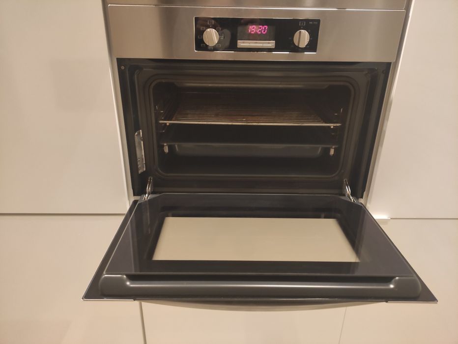 Conjunto forno e microondas TEKA em cinza