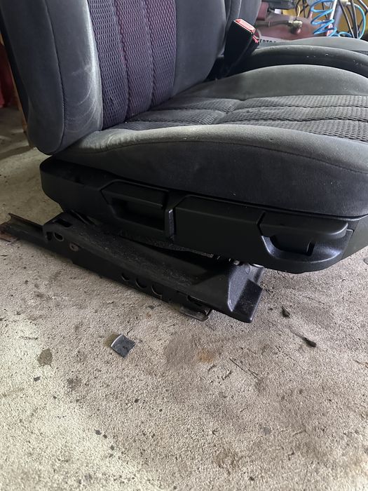 Продам сідушки бмв е36 седан