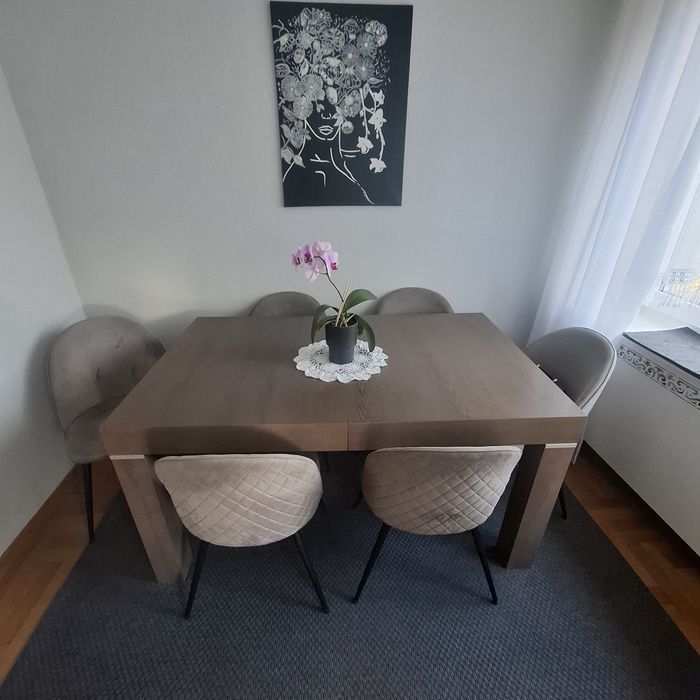 Stół  dębowy rozkładany