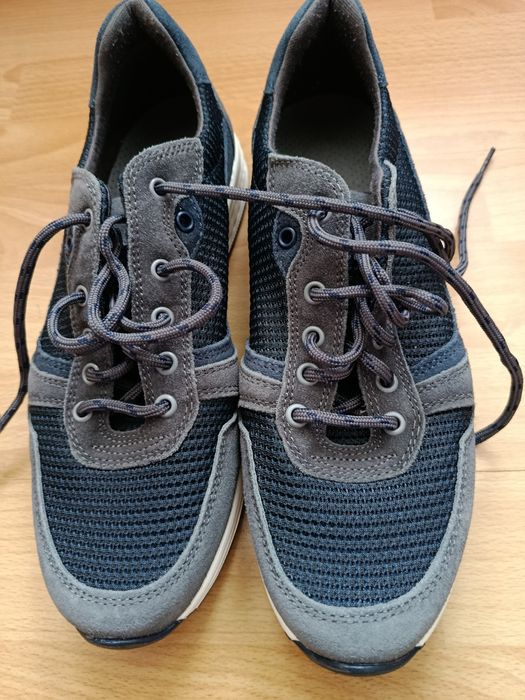 Sprzedam buty sportowe rozm.41.  wojskowe.