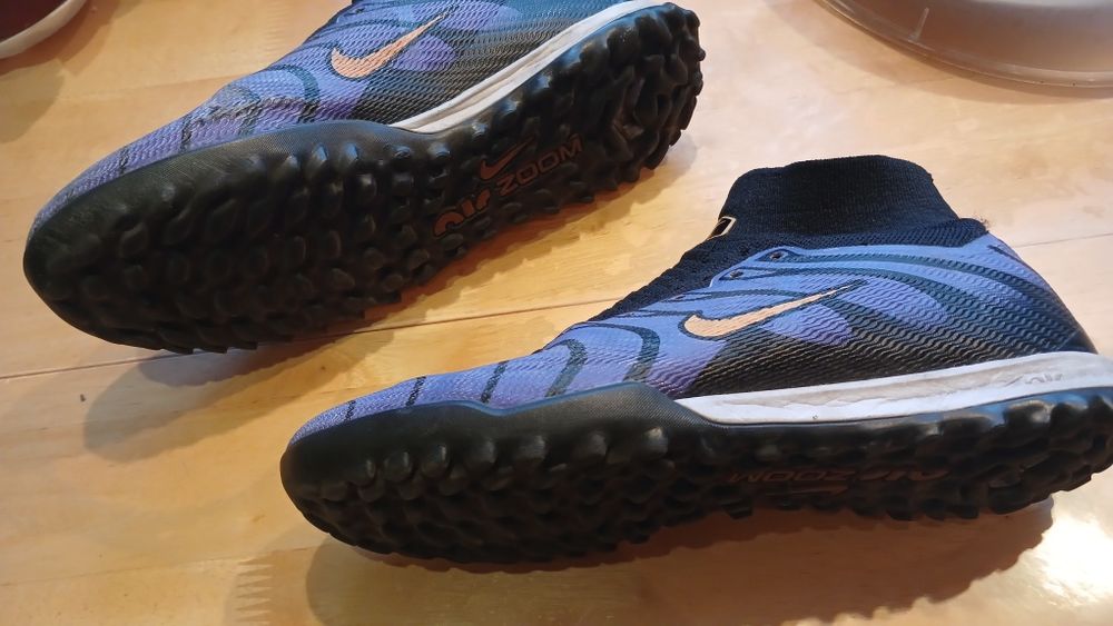 Сороконожки Nike для занять футболом